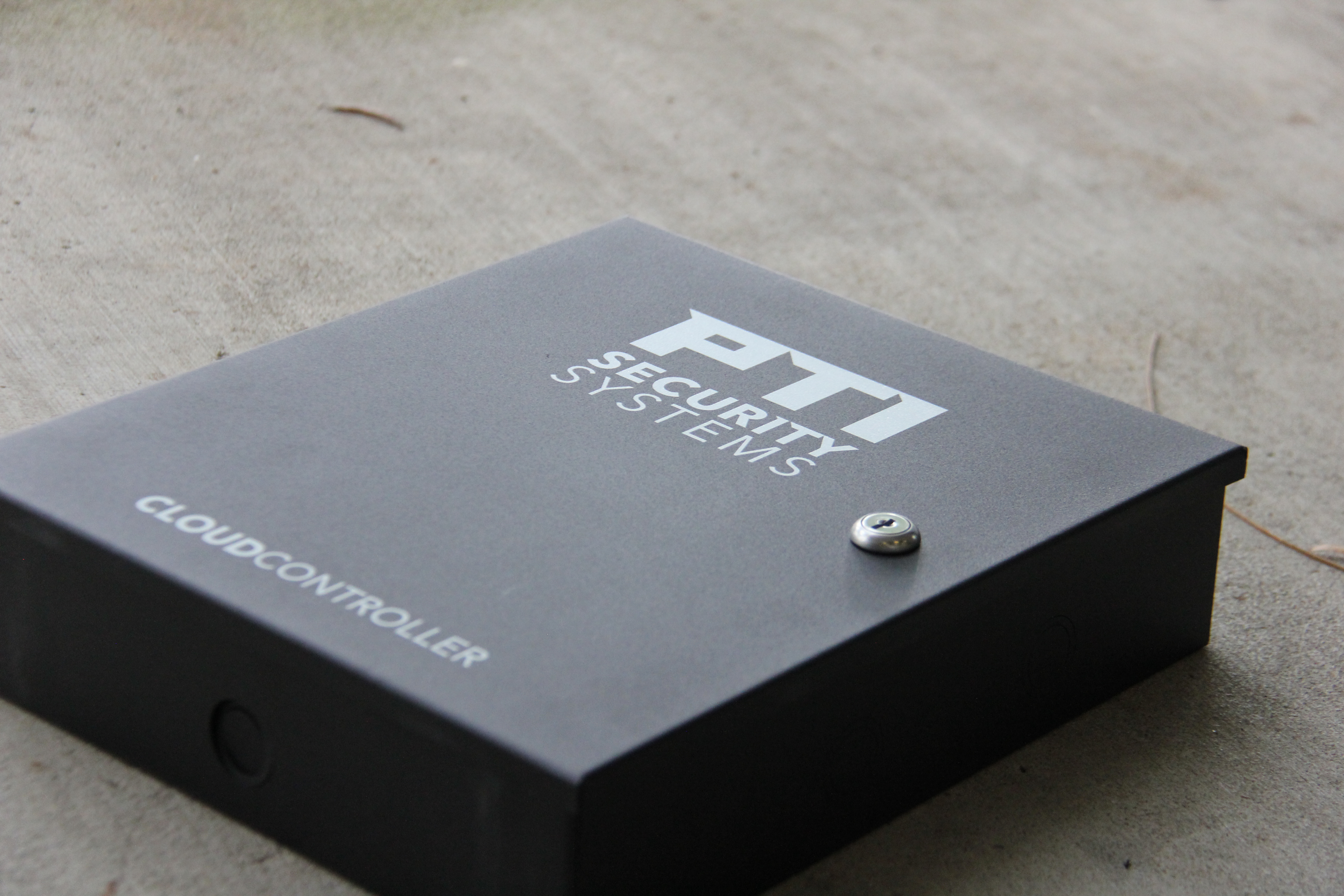 68dc6131-d861-4509-ae87-cace282c2cef-0-2photo_6-cloudcontroller